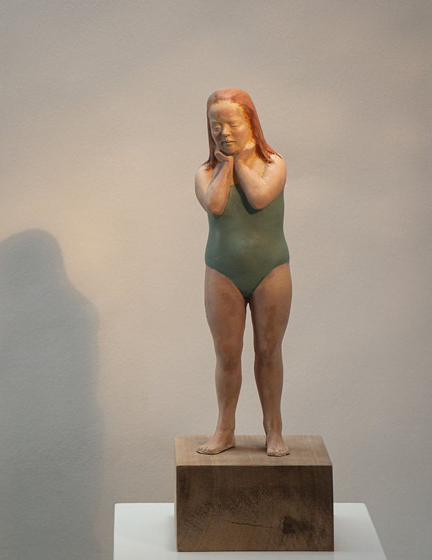 42 × 9 × 6 cm