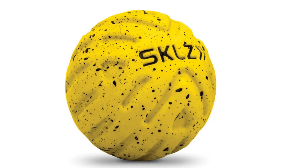 כדור צהוב עם לוגו SKLZ