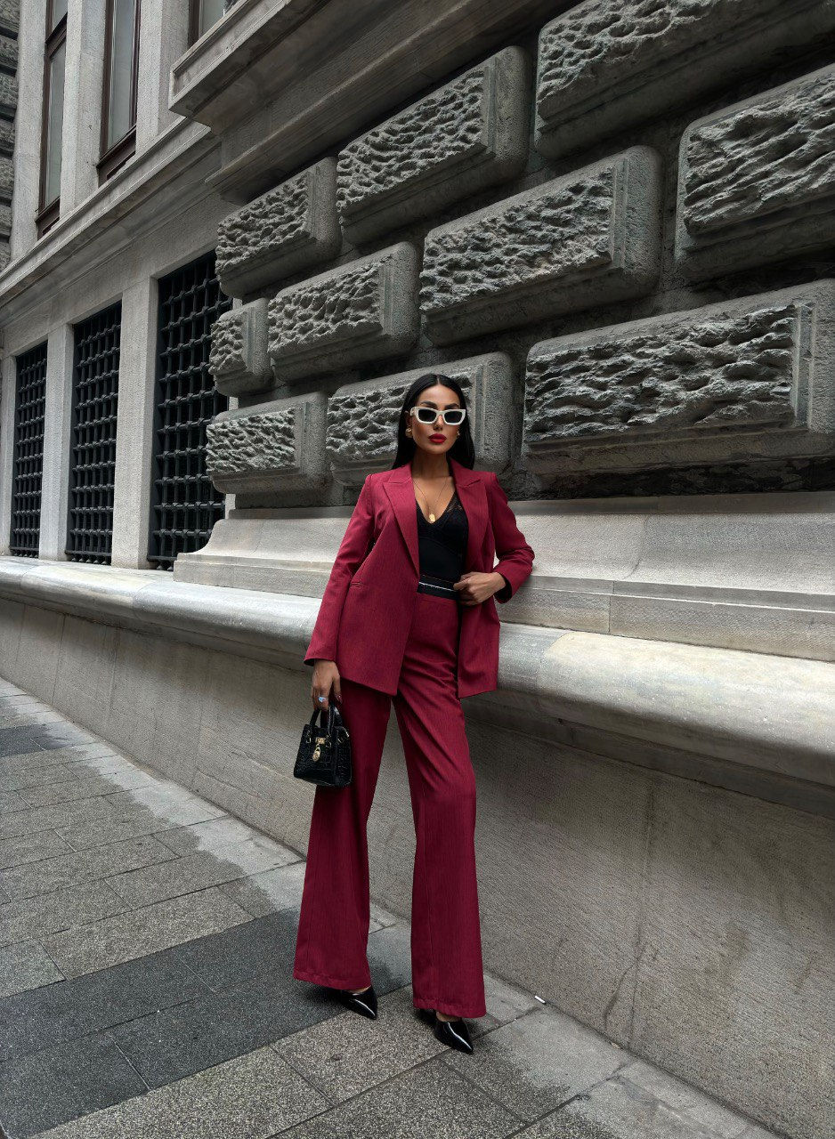 Küçük resim: Kuşaklı Ceket ve Kemer Detaylı Pantolon Takım