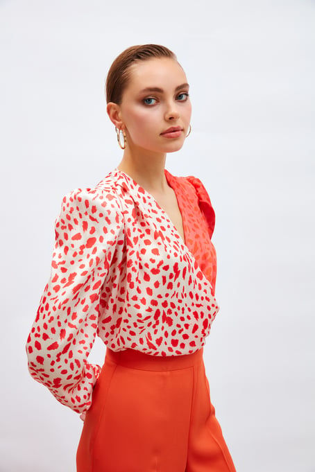 Küçük resim: Kruvaze Desenli Bodysuit