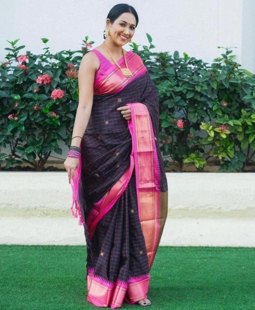 Thumbnail: Kovilpattu checks butta silk saree