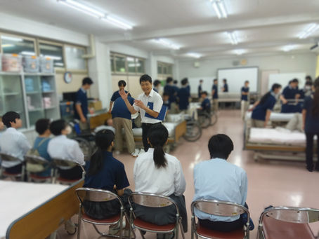 今年も３校の高校を見学しました