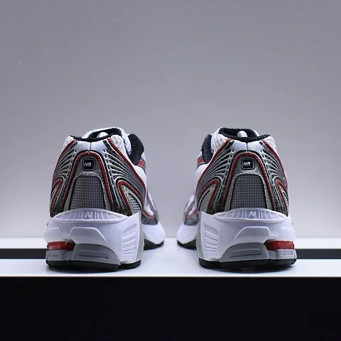 new balance 740 red