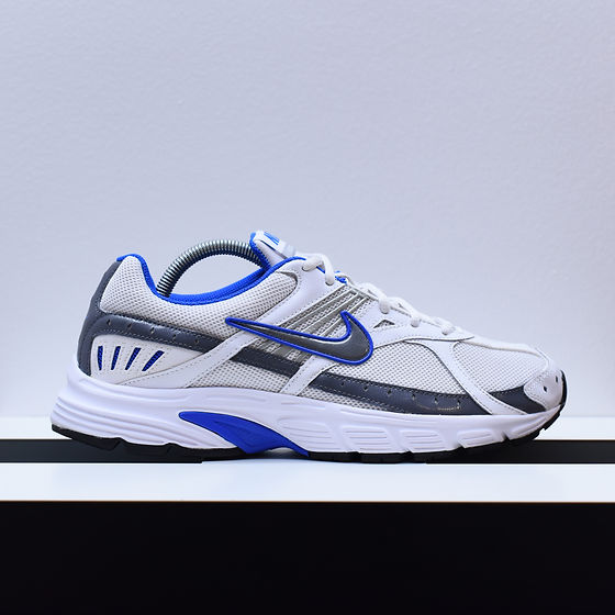 Nike xccelerate trainers on sale