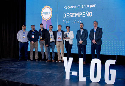 FOTO PREMIO DESEMPEÑO.jpg