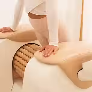 OUTER THIGHS