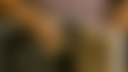 Abuela Limpiando Microondas