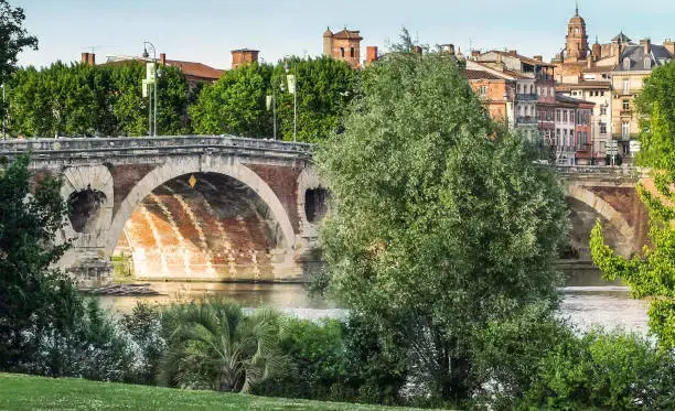 La prairie des filtres, haut lieux du spectacle de feu en extérieur à Toulouse