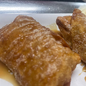 Peach Cobbler Egg-rolls