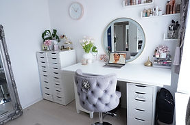 MAKEUP STUDIO