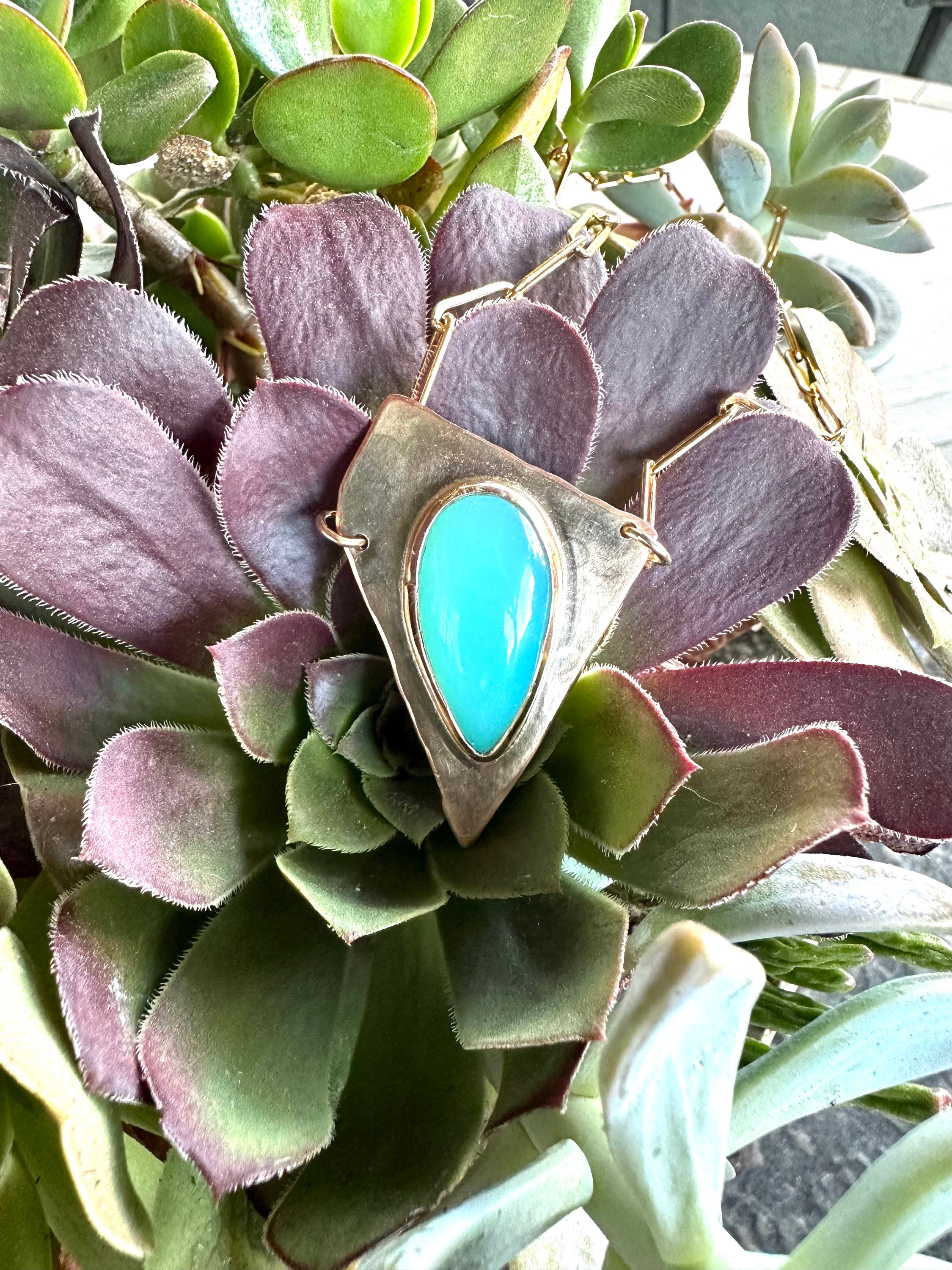 Chalcedony in Gold