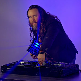 AP8A0335 (square).jpg