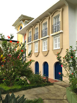 Bloco dos quartos visto do jardim