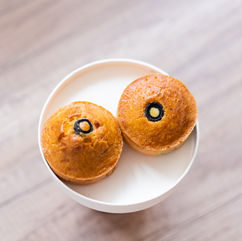 balck olive, cheese muffin.jpg