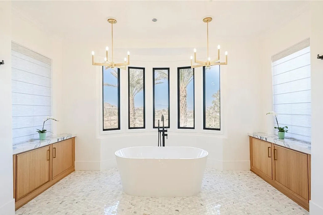 Las Vegas cabinet