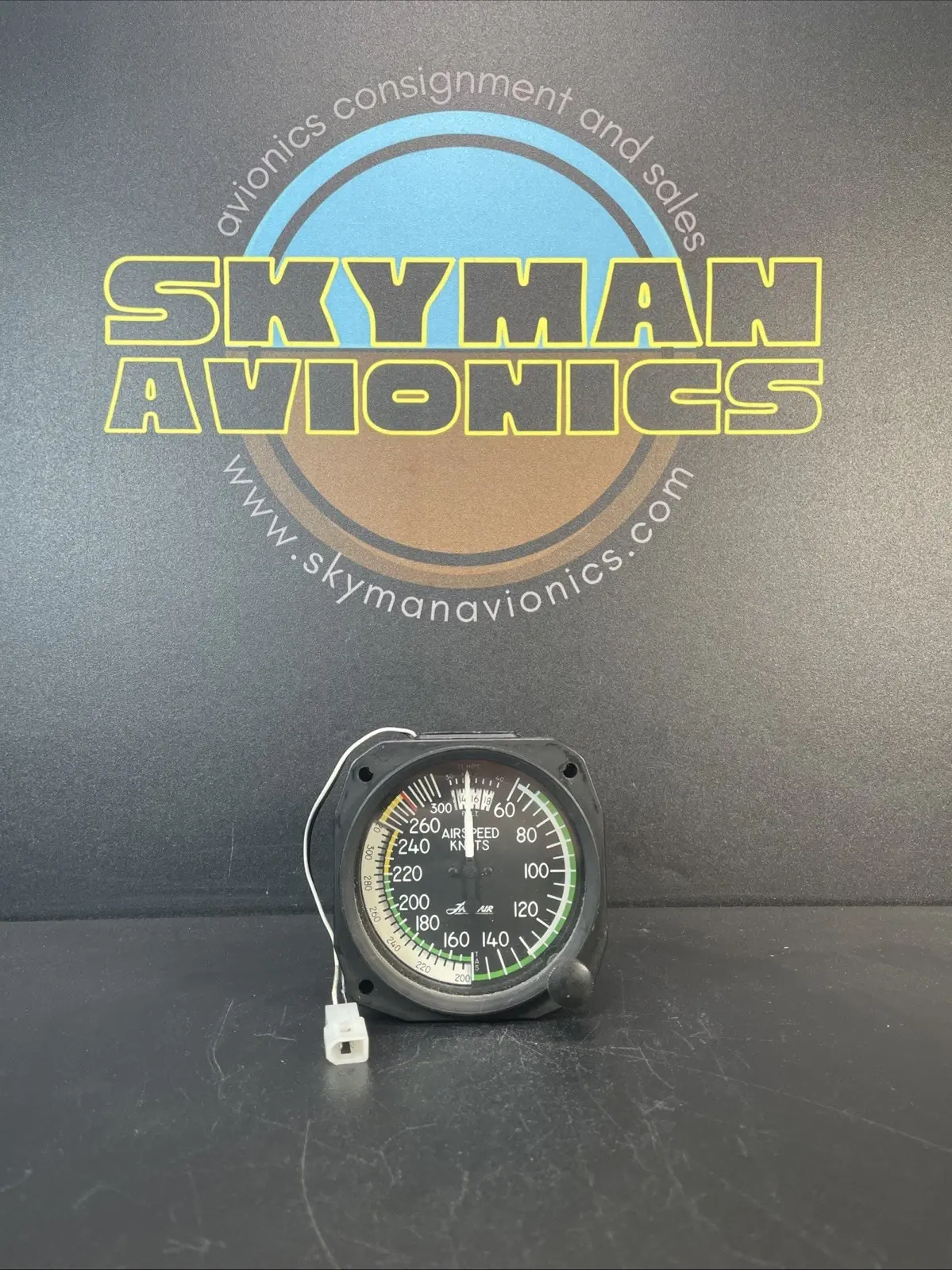 United 8140 Airspeed Indicator 0-300kts