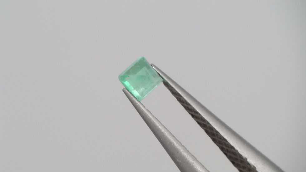 Miniaturbild: 0.06 Ct. Natur Smaragd Carré Grün
