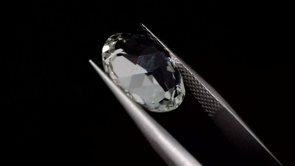 Miniature : 4.68 ct Topaze Blanche Ovale Naturelle