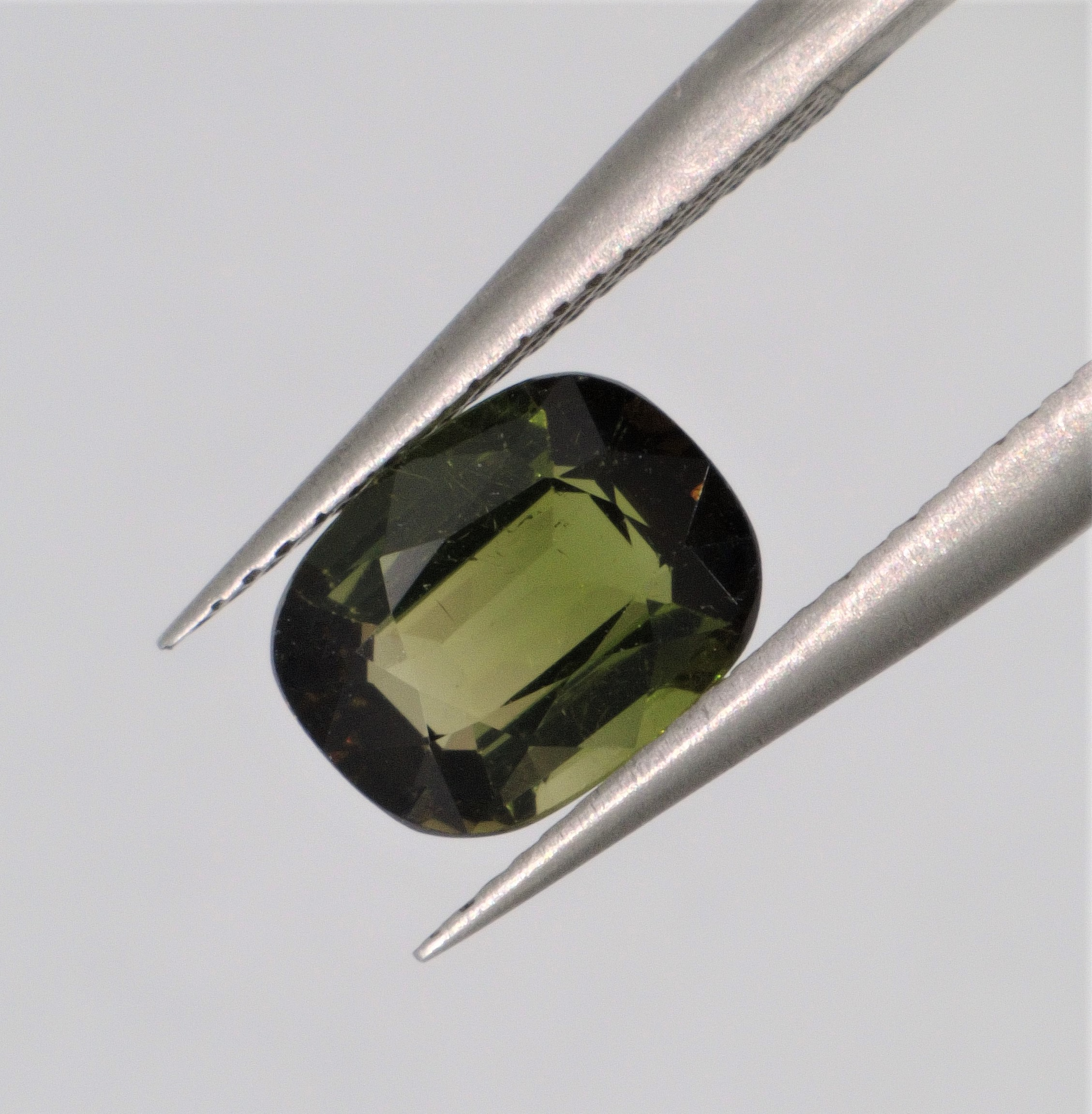 1.23 ct Tourmaline Jaune Vert Cushion Naturelle