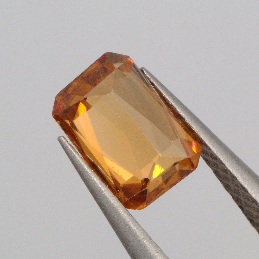 Miniature : 0.90 ct Zircon Champagne Scissor-Cut Naturel