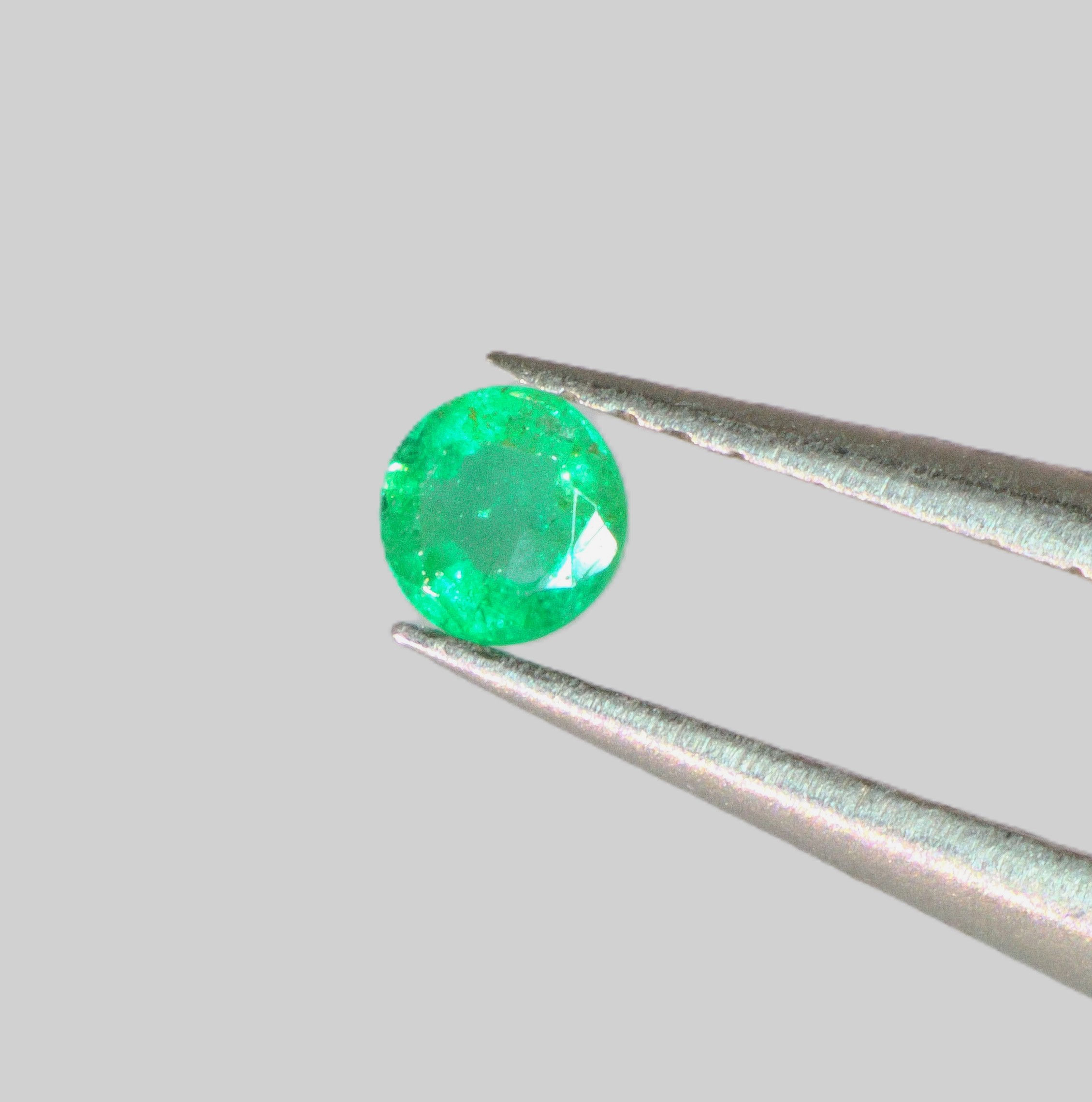 0.095 ct Émeraude Ronde Naturelle