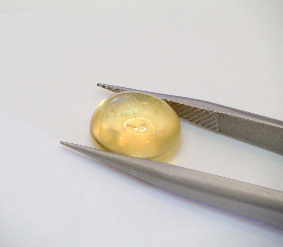 Miniature : 3.01 ct Prehnite Jaune Ovale Naturelle