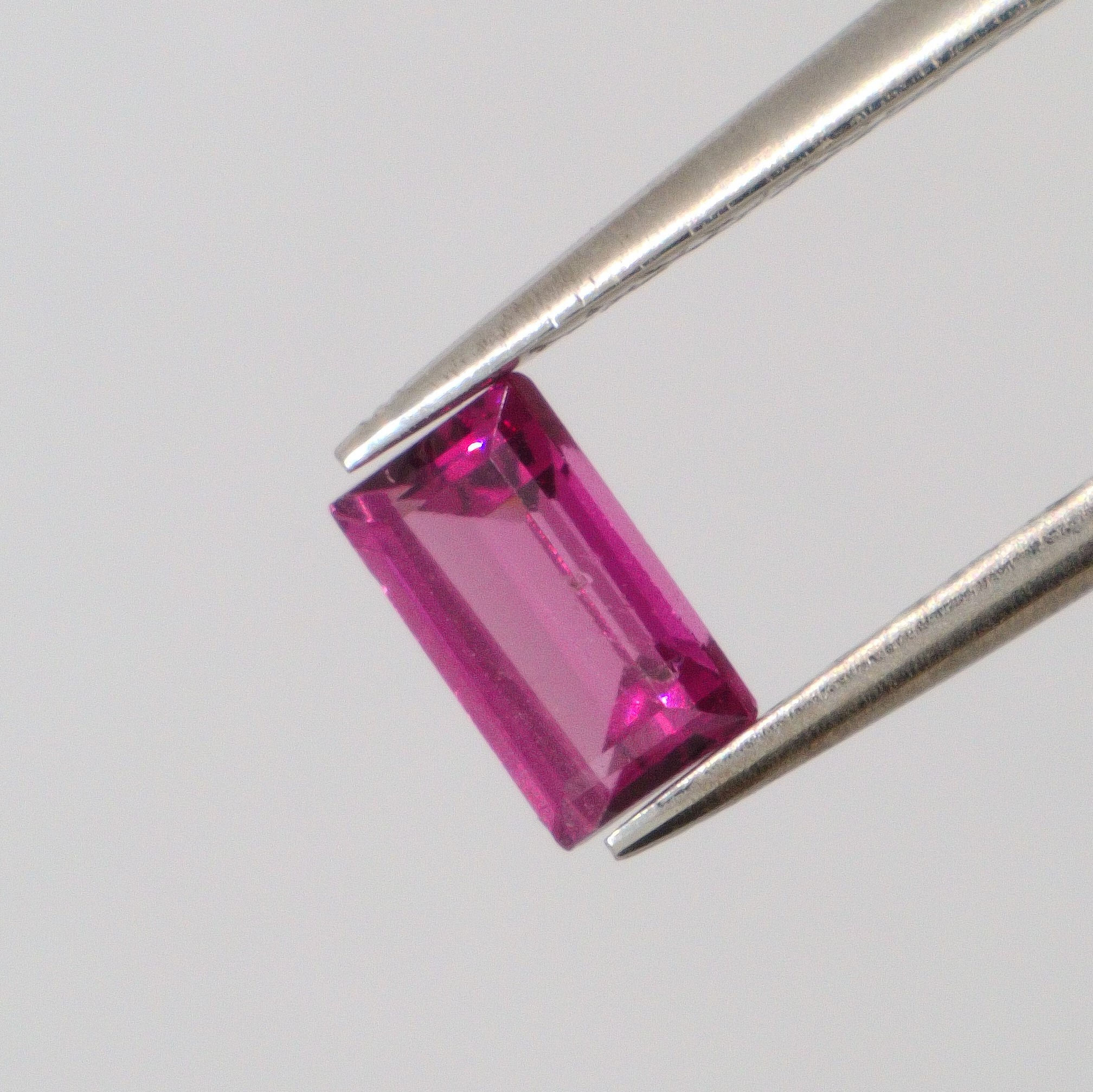 0.36 ct Rhodolite Violet Baguette Naturelle