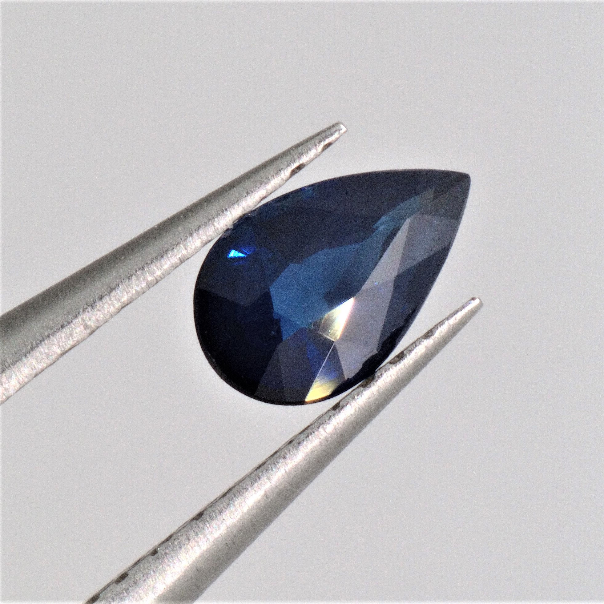 0.37 ct Saphir Bleu Poire Naturel