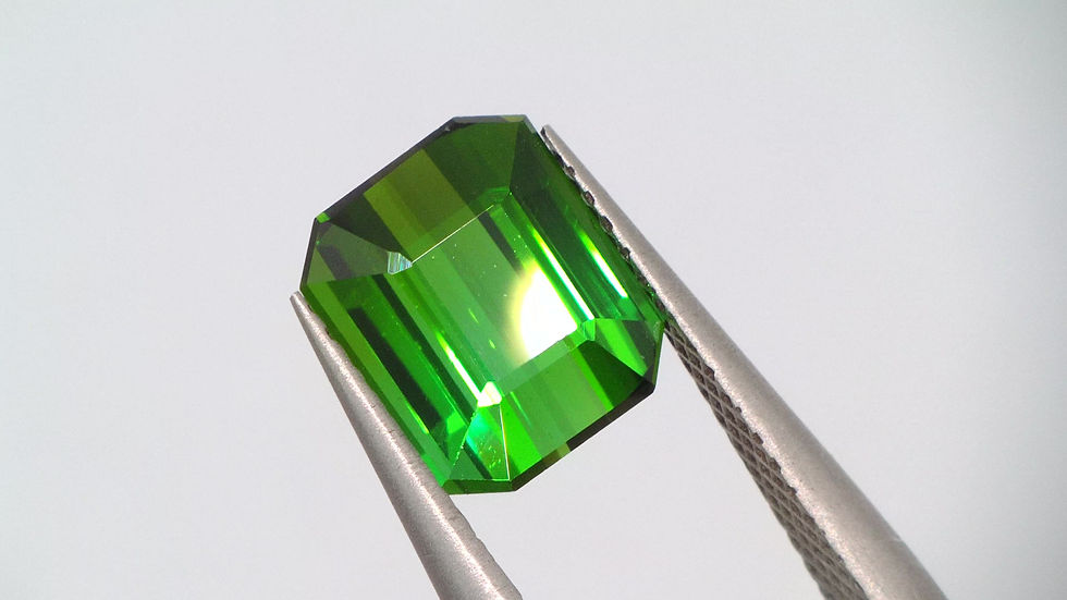 Miniature : 2.11 ct Tourmaline Vert Octogone Naturelle