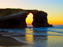 playadelascatedrales.jpg
