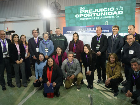Gobierno respalda proyecto para crear el Día Nacional de la Reinserción Social durante encuentro en Colina I