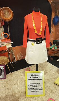 Les années '60 : Anré COURREGES est le promoteur de la mini-jupe