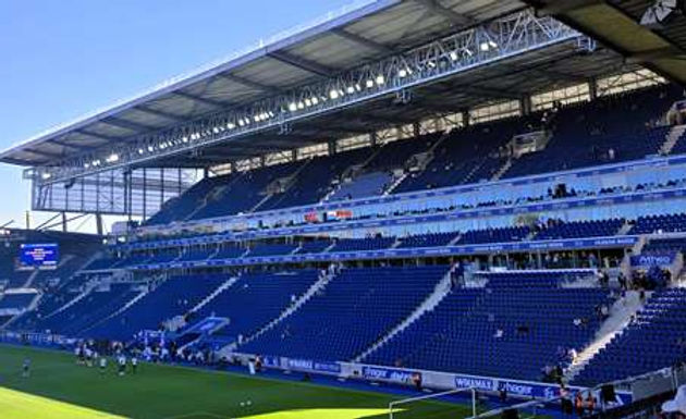 Tribune SUD - prévue pour 12.000 spectateurs