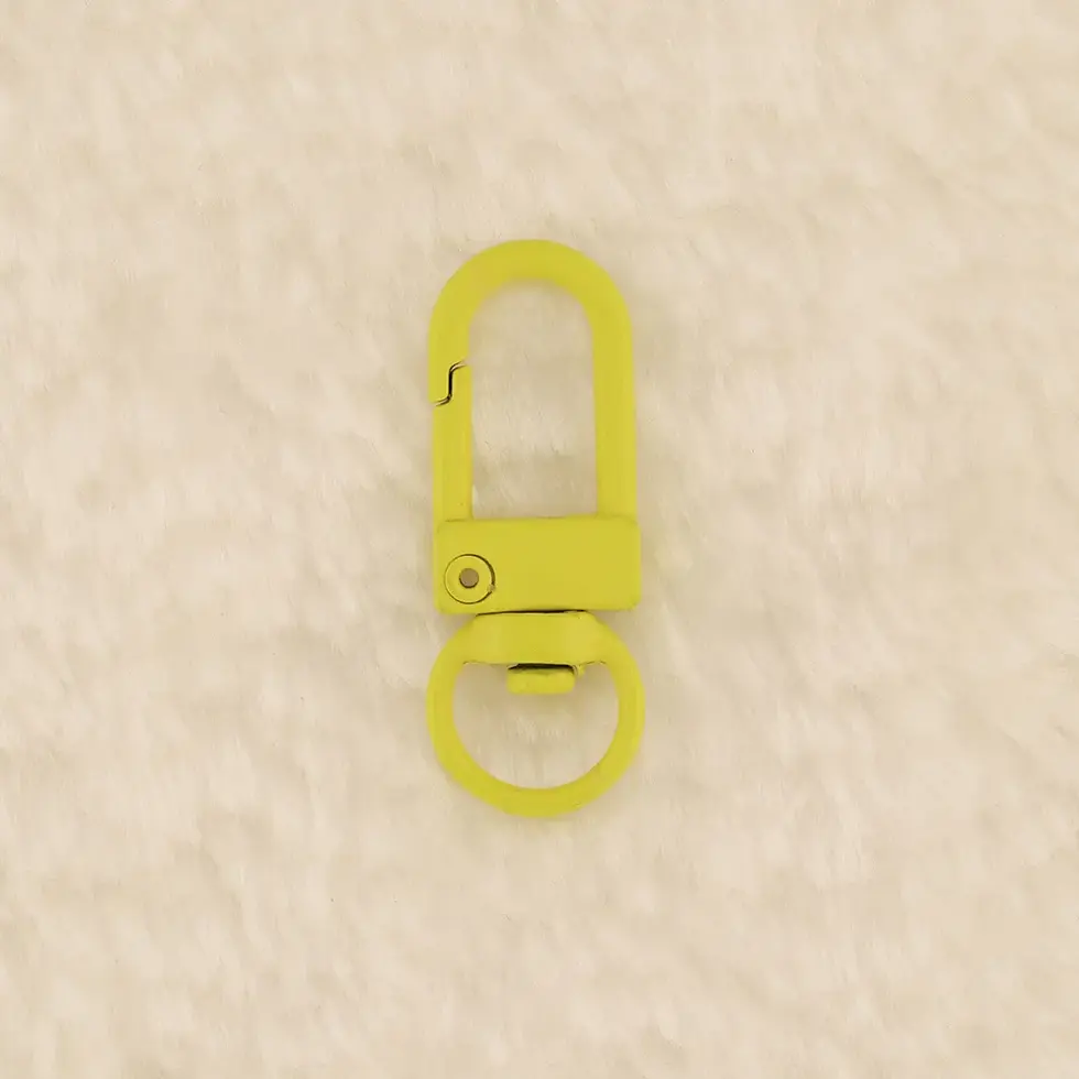 Porte-clé de type mousqueton, jaune, embout en arc de cercle