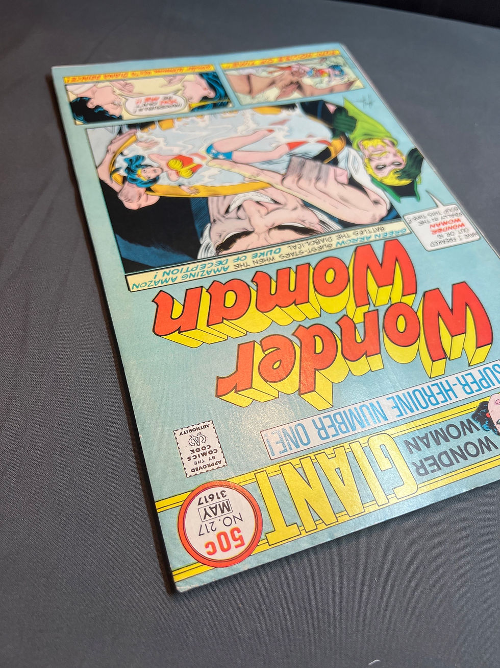 Thumbnail: DC Giant Comics Wonder Women May No. 217