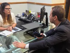 O prefeito de Barra do Rocha, José Luiz, esteve reunido com a Dra. Larissa Britto, diretora de Equipamentos e Qualificação Urbanística da Companhia de Desenvolvimento Urbano do Estado da Bahia (Conder), para tratar de um importante projeto de requalificação no Bairro Ananias Gomes.