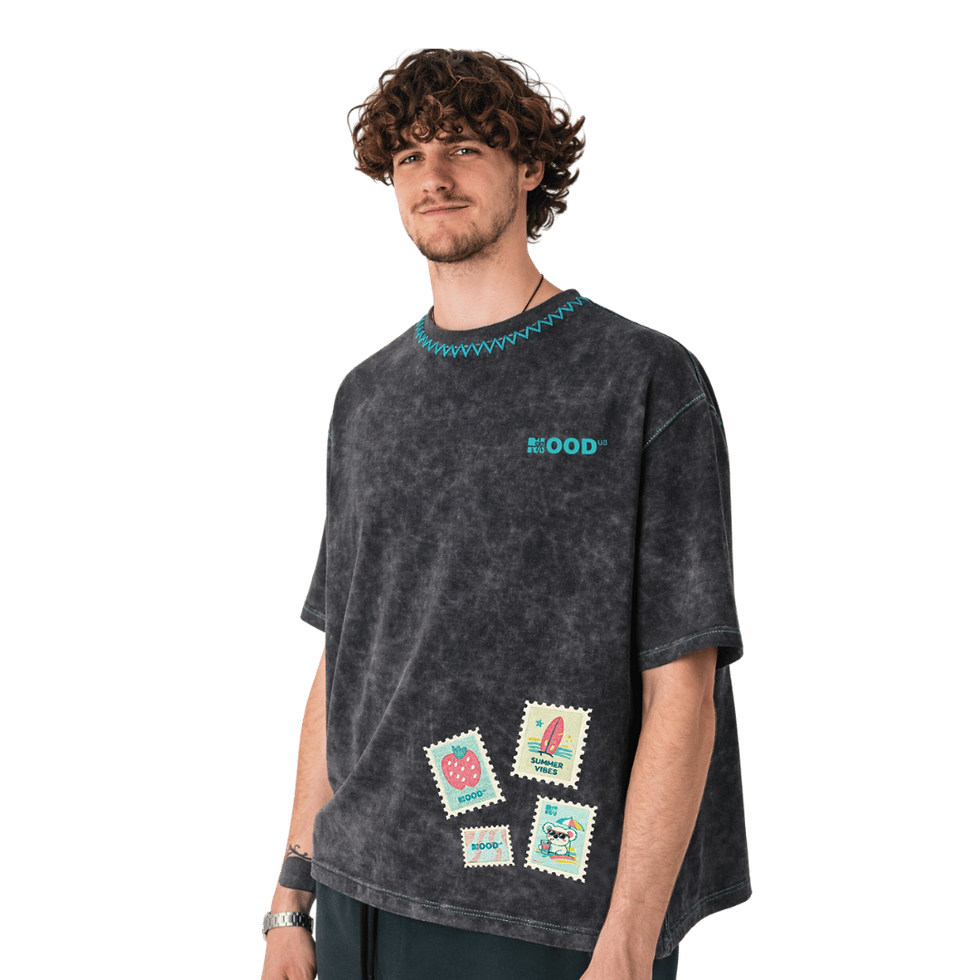 Футболка з нашивками