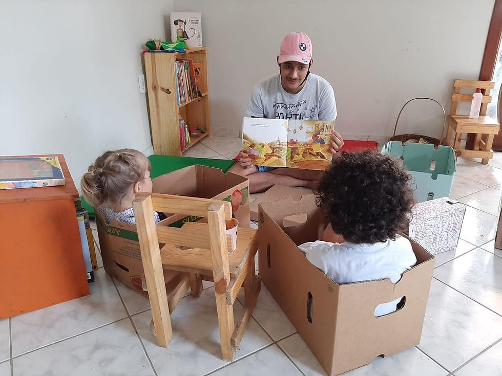 Lendo "O homem que adorava caixas"
