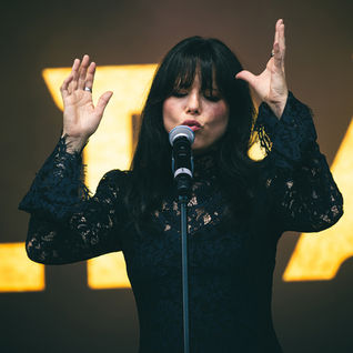 Photo of Imelda May live by Arthur Cauty