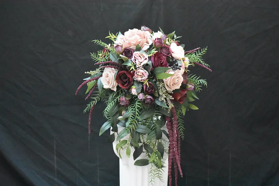 Thumbnail: Unstructured Cascade Bouquet Burgundy dark and dry-look, Amaranthus