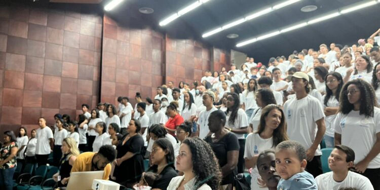 Emprega Juv: Programa da Prefeitura forma 220 jovens nos mais variados cursos