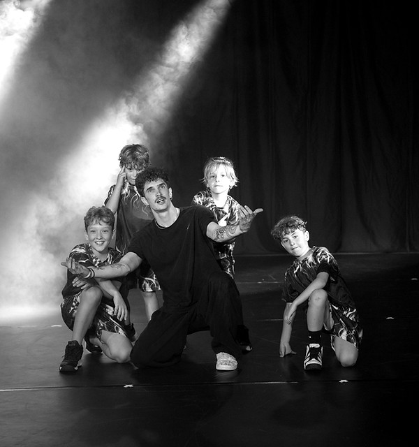 Allievi durante un’esibizione di break dance a Fossò