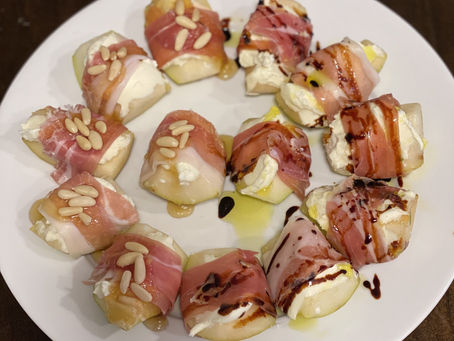 Prosciutto Wrapped Pears with Mascarpone Cheese