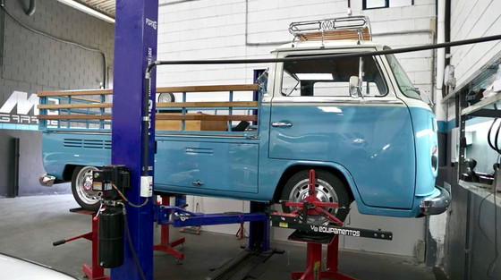 Smurf during wheel alignment