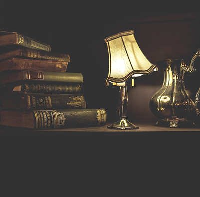 Vintage%20lamp%20and%20books_edited.jpg