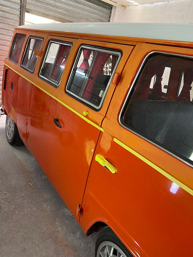 original two tone paint on acerola before repaint