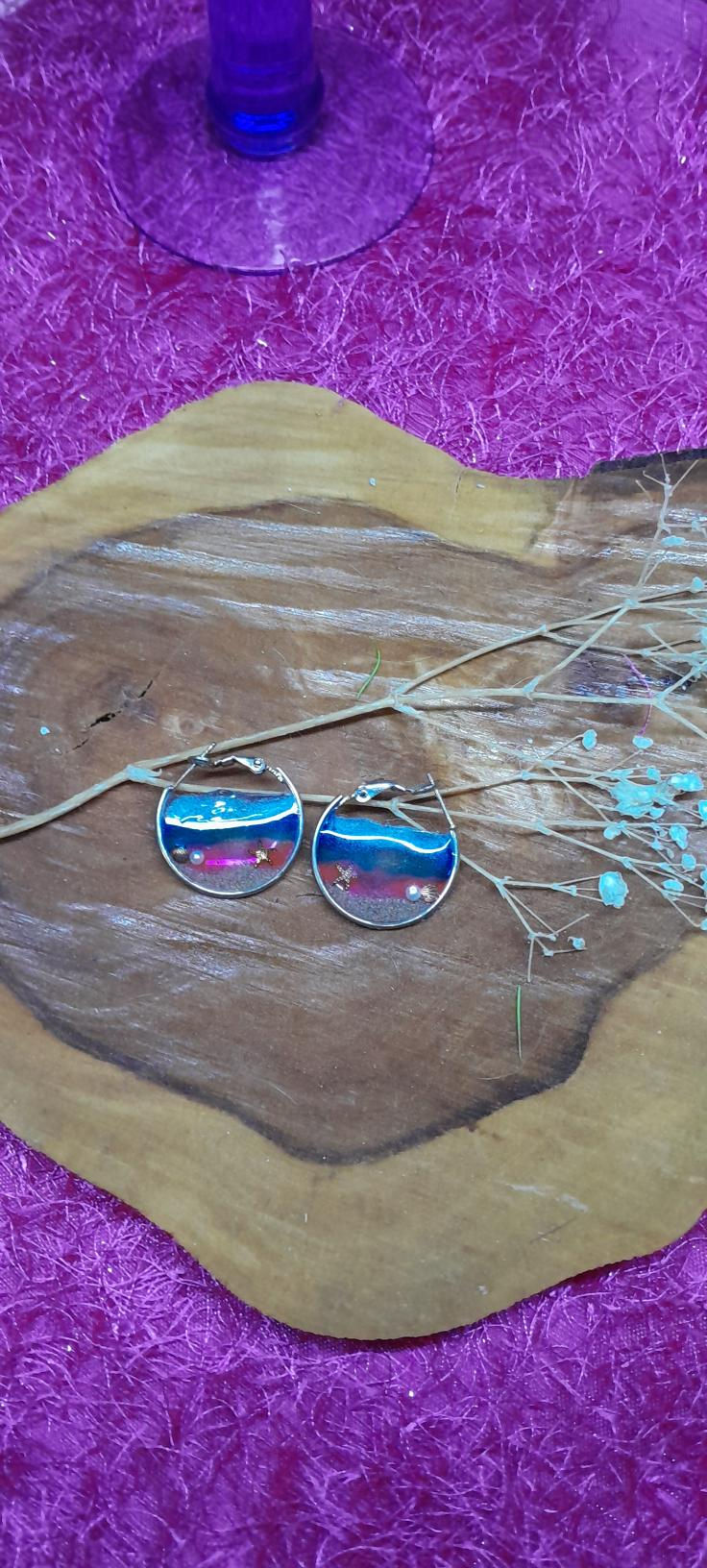 Thumbnail: Hanging blue\white cat resin teardrop earings