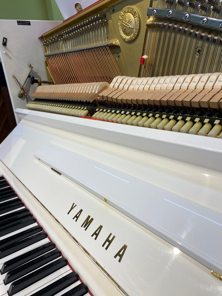 Thumbnail: YAMAHA U1 (MX202R) Used Acoustic Piano (White)
