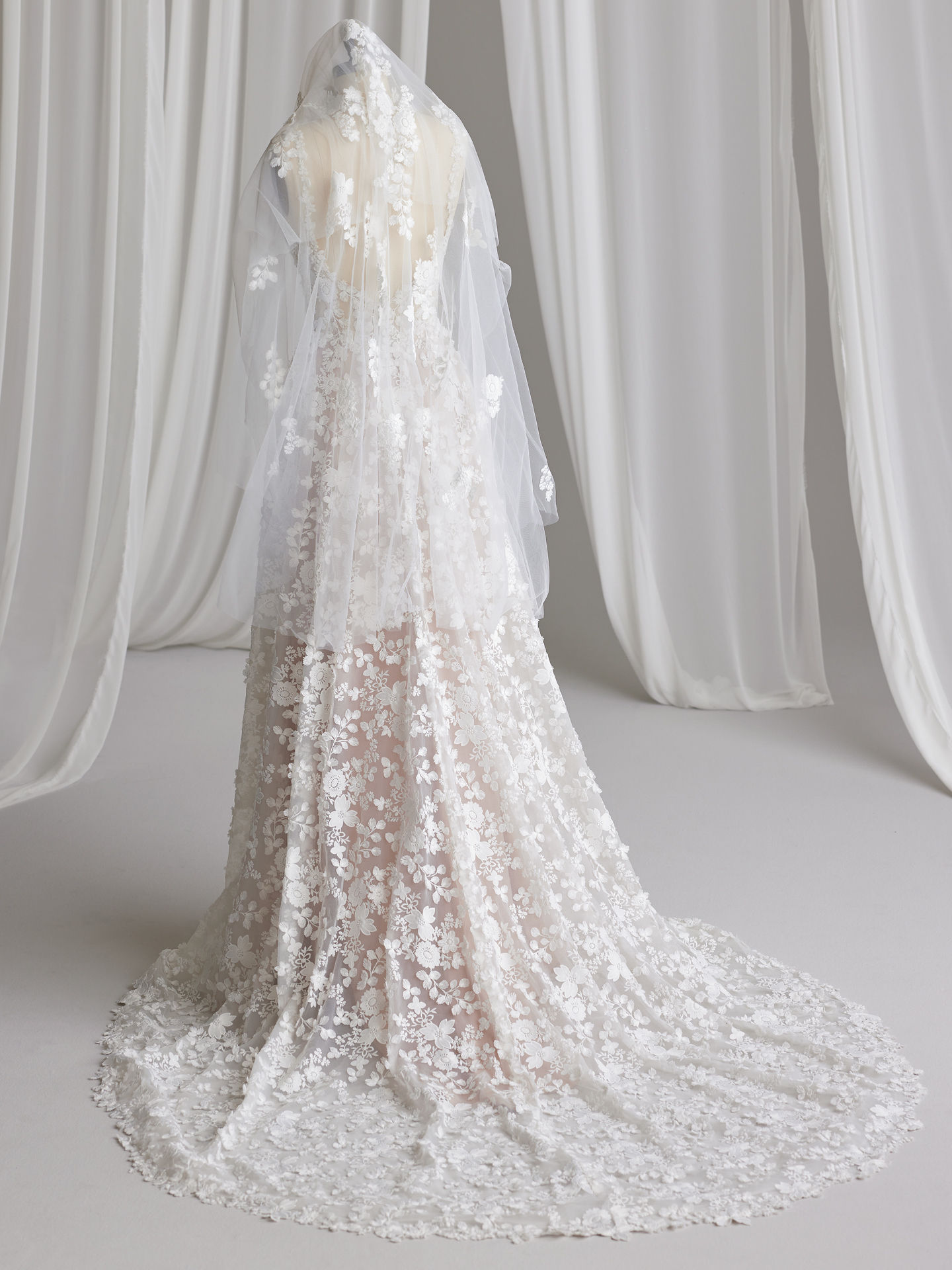 Ladonna Veil by Maggie Sottero