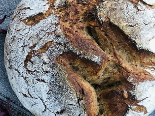 Glutenfreies K.u.K.-Brot (Sauerteigbrot mit Karotten und Körnern)